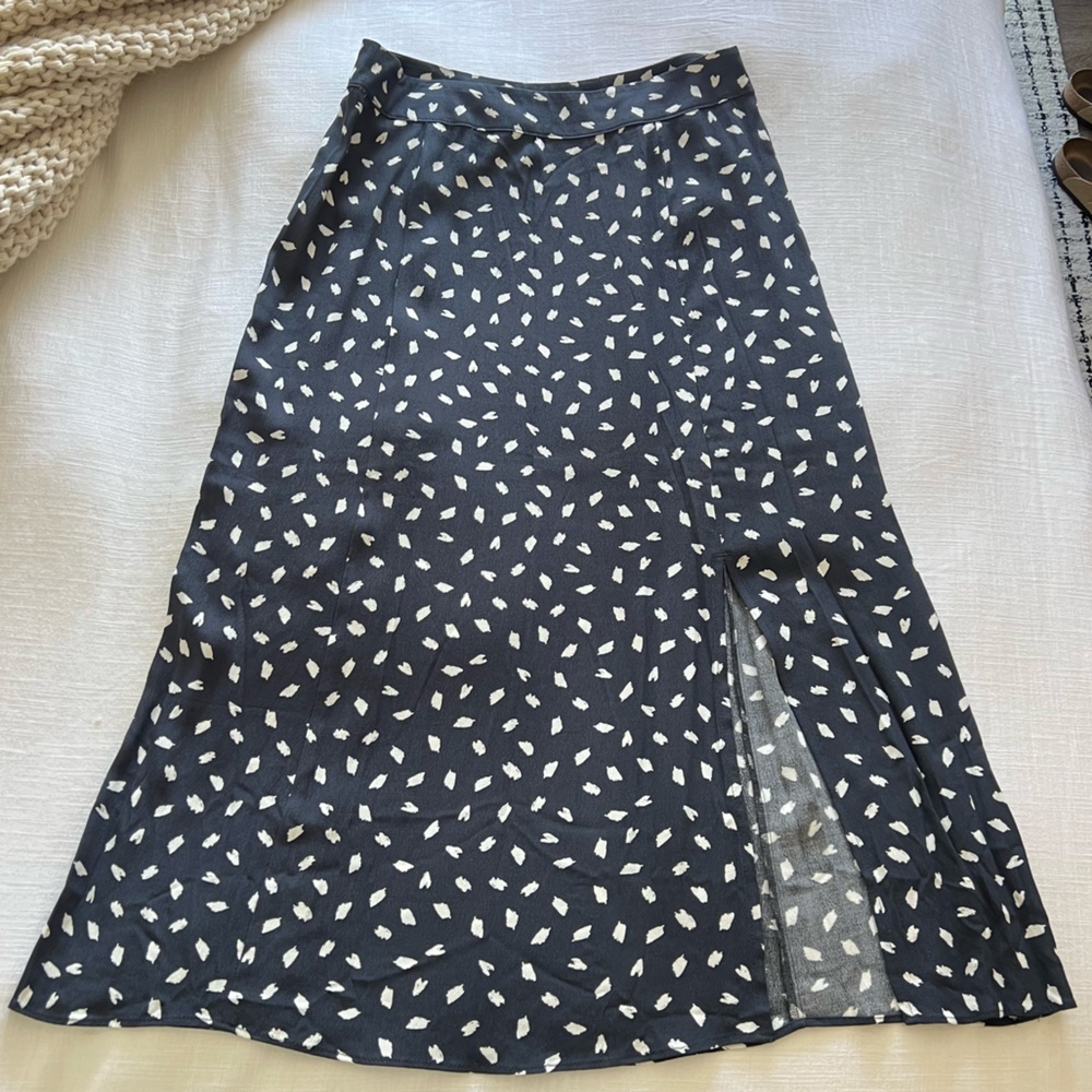 Loft Ann Taylor - Midi Skirt - Navy and White